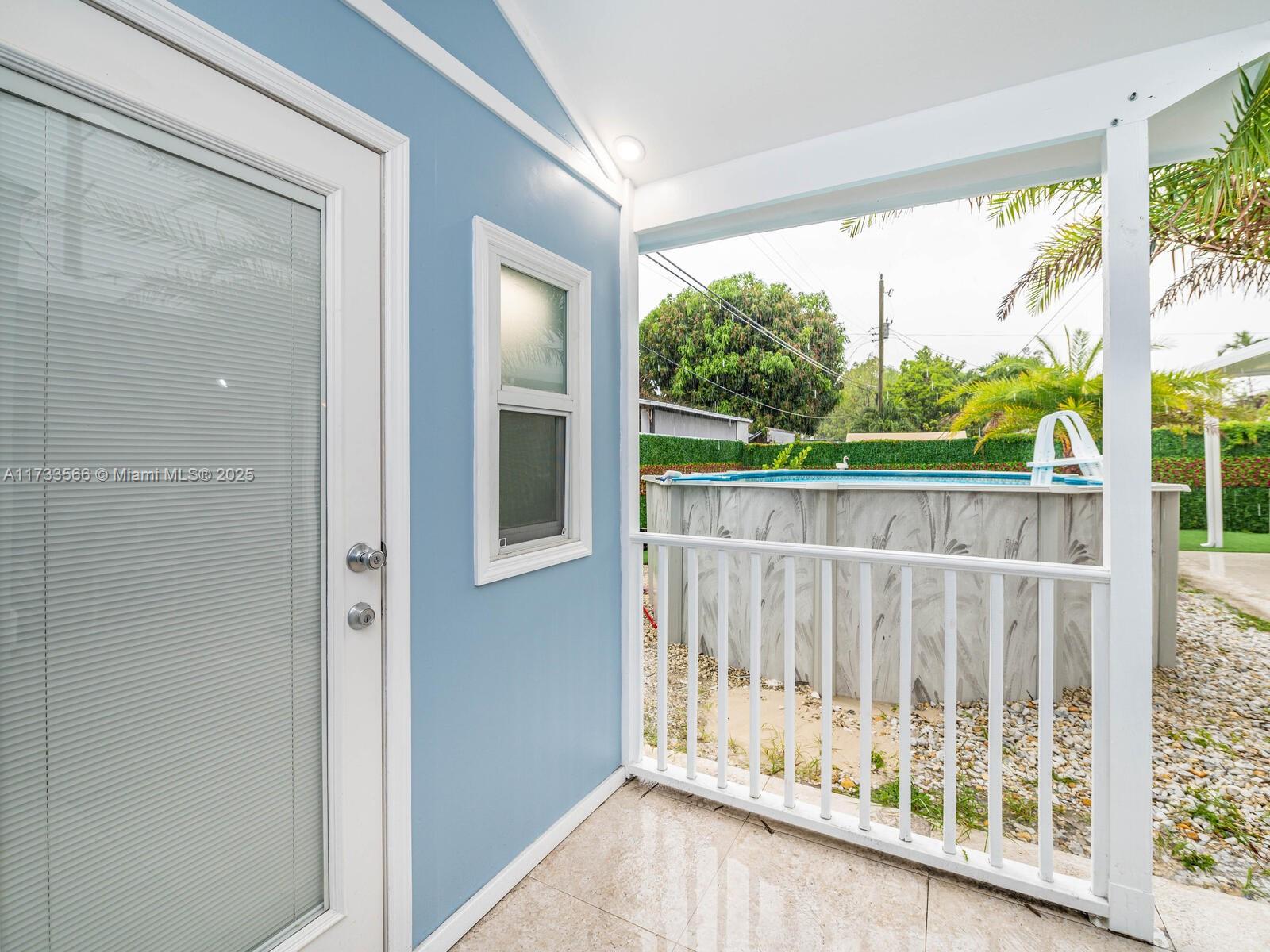 TAMIAMI GARDENS - Residential