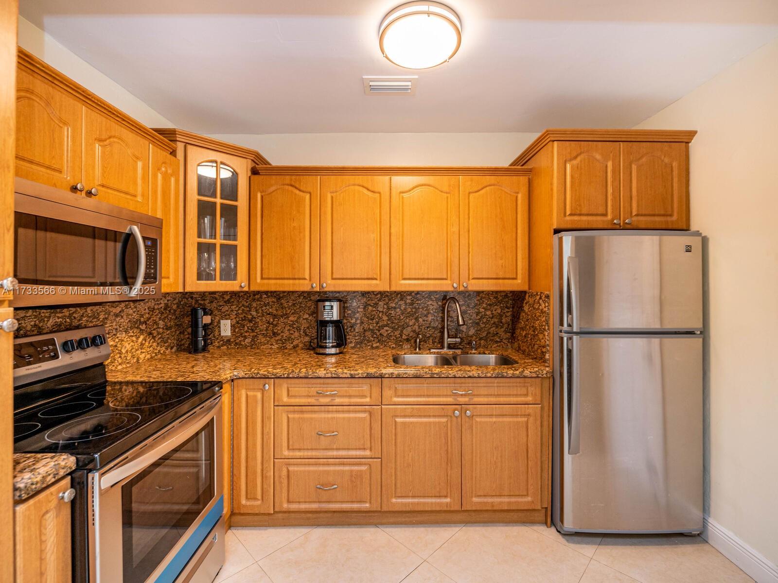 TAMIAMI GARDENS - Residential