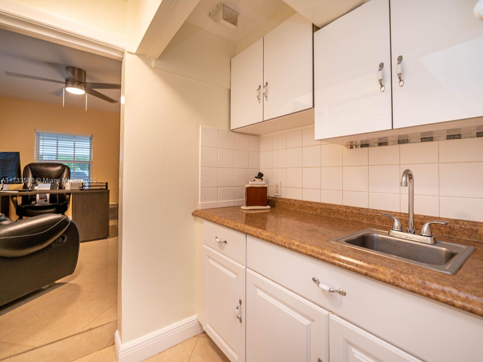 TAMIAMI GARDENS - Residential