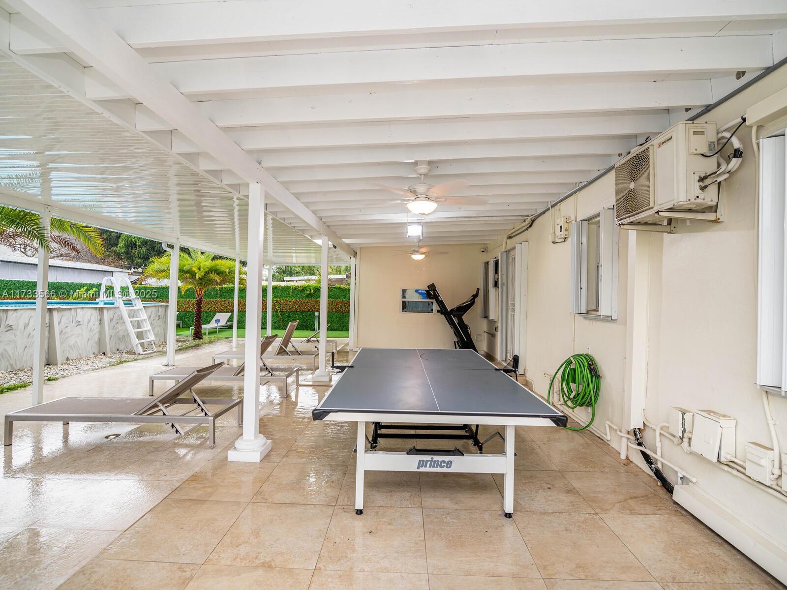 TAMIAMI GARDENS - Residential