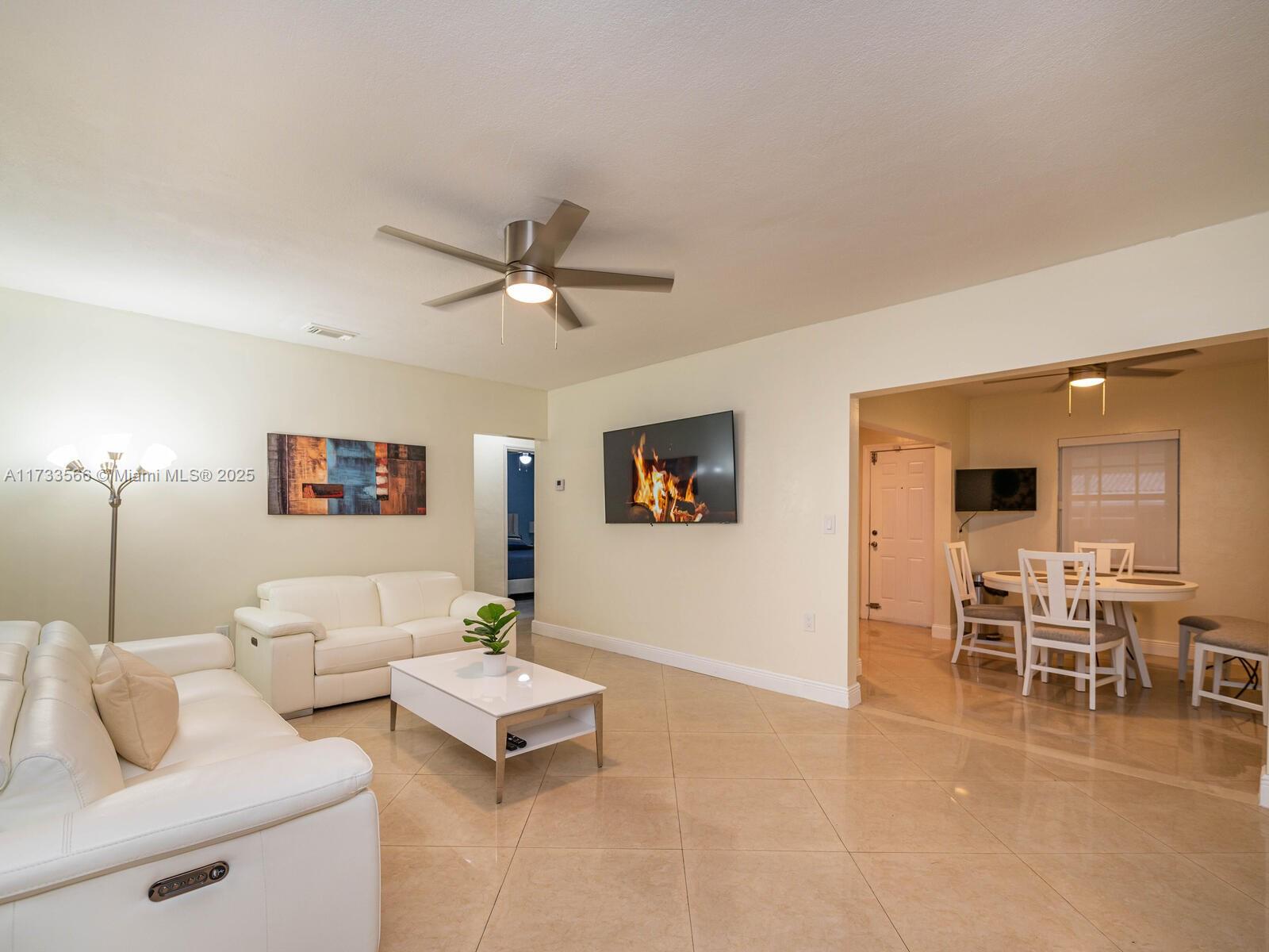 TAMIAMI GARDENS - Residential