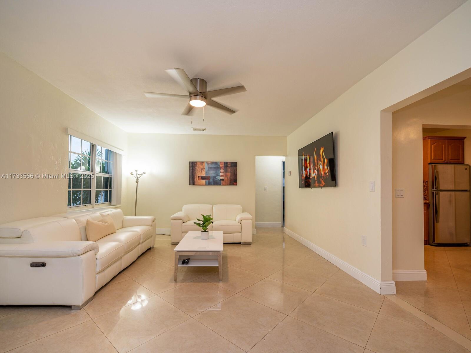 TAMIAMI GARDENS - Residential