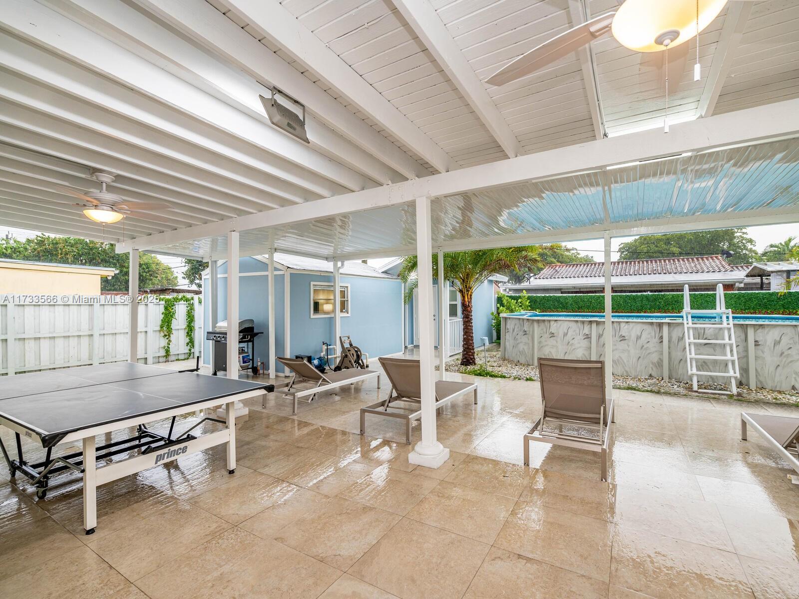 TAMIAMI GARDENS - Residential