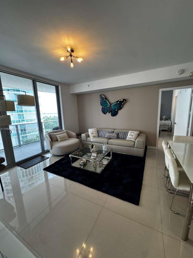 ARIA ON THE BAY CONDO - Residential