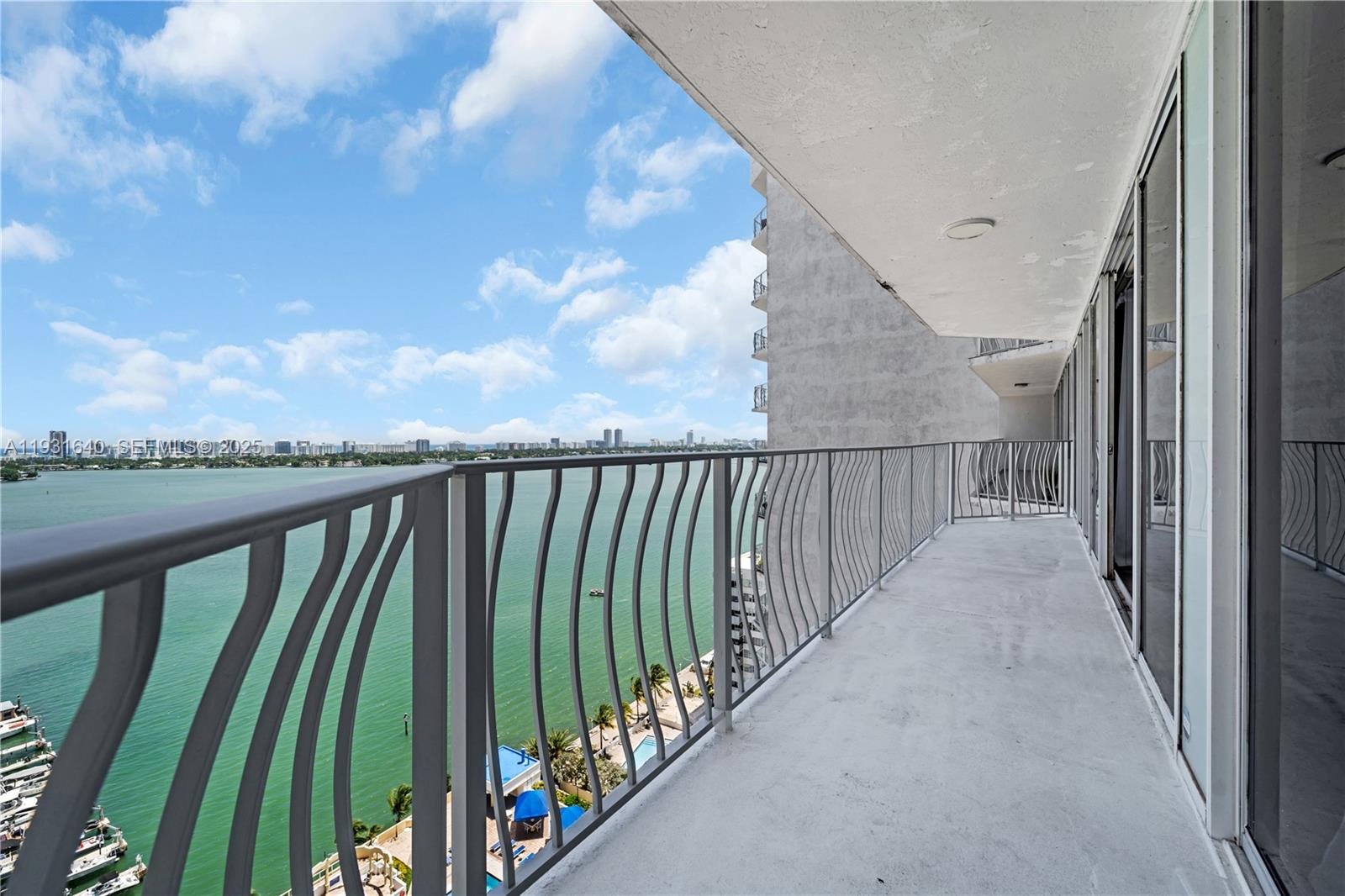 THE GRANDVIEW PALACE COND - Residential