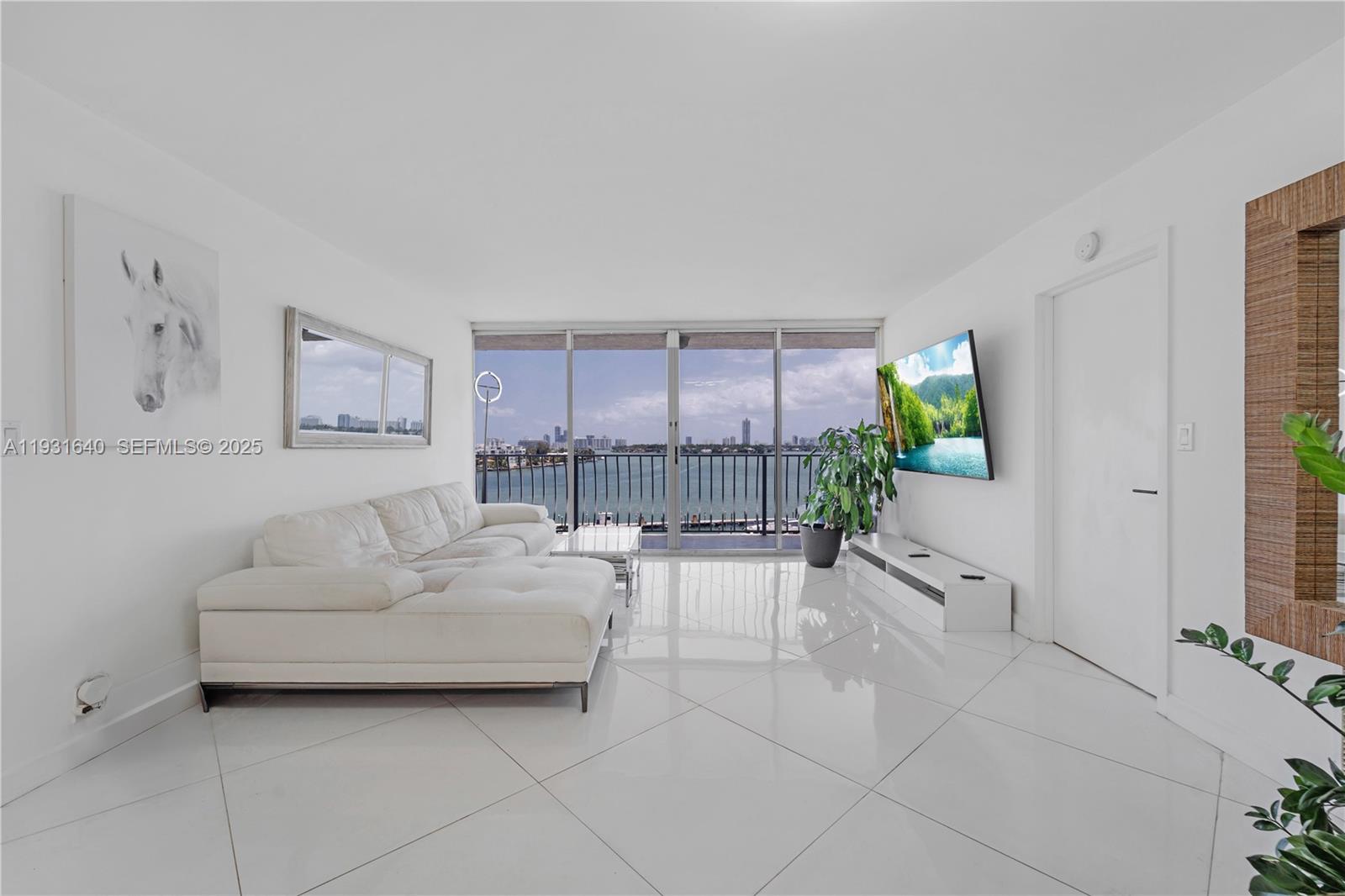 THE GRANDVIEW PALACE COND - Residential