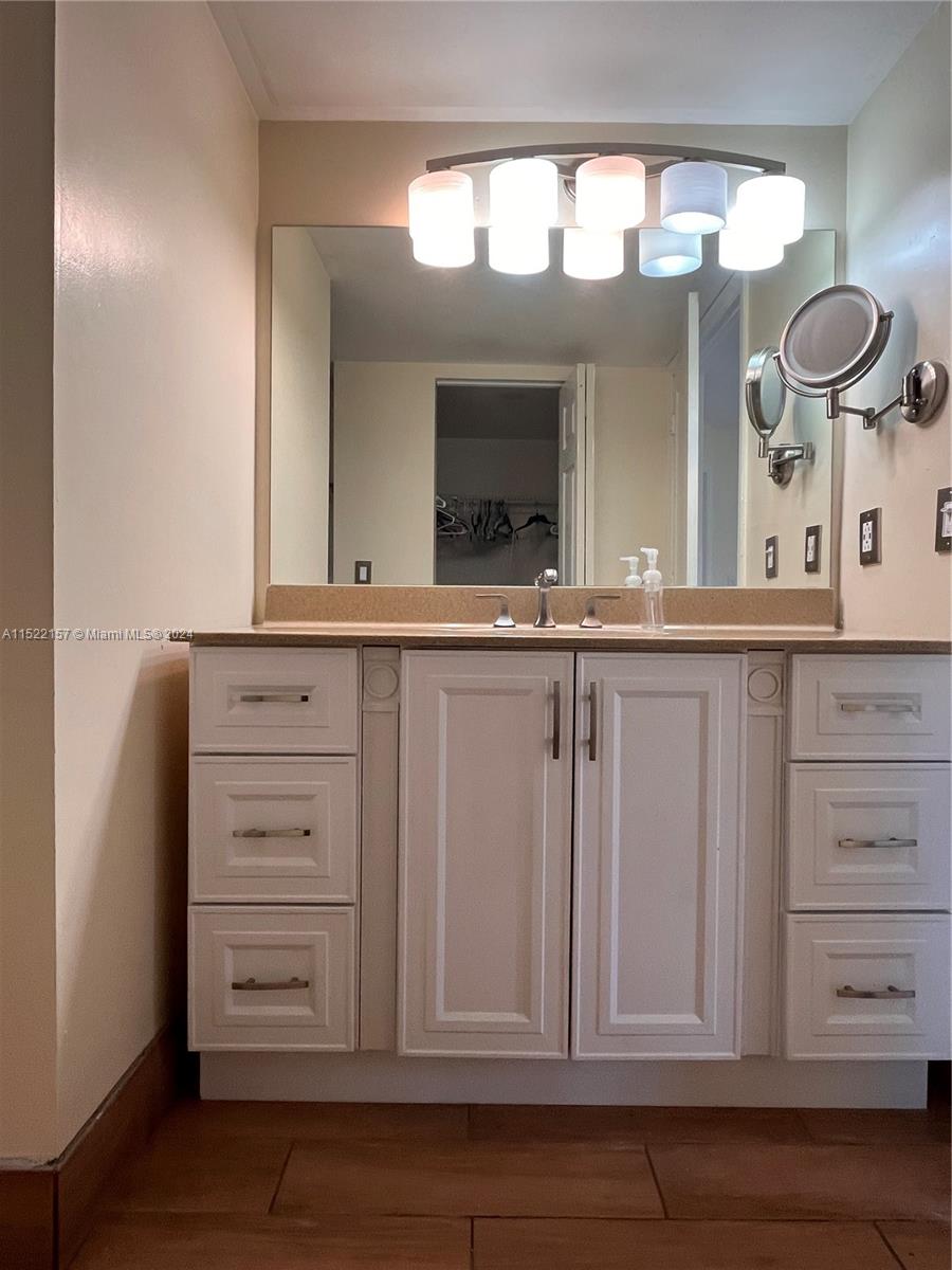 VISTA ALEGRE TOWNHOMES VI - Residential Lease