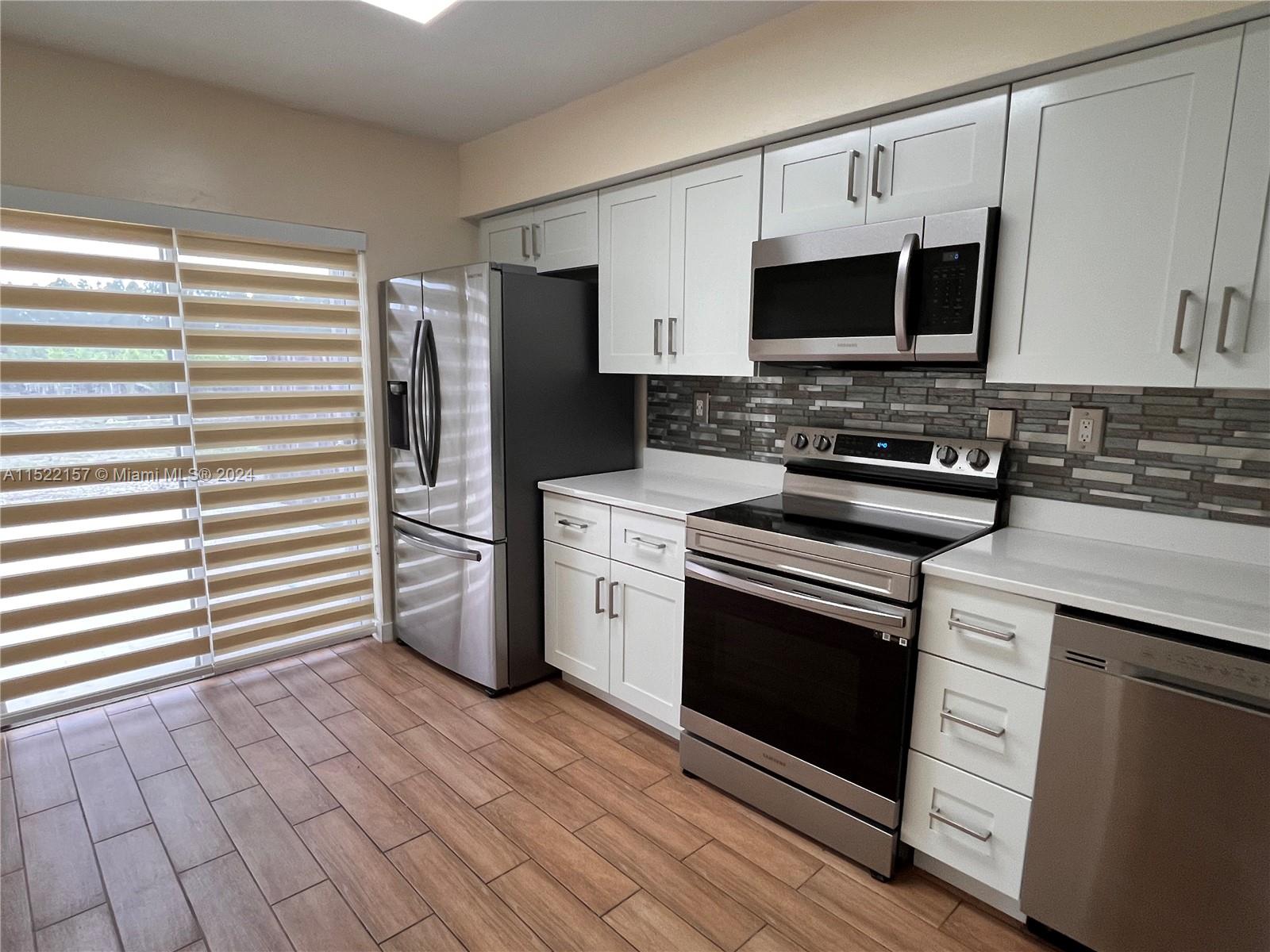 VISTA ALEGRE TOWNHOMES VI - Residential Lease