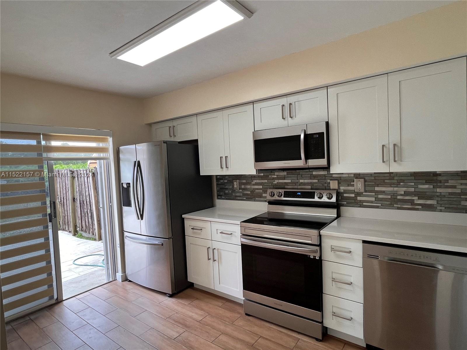 VISTA ALEGRE TOWNHOMES VI - Residential Lease