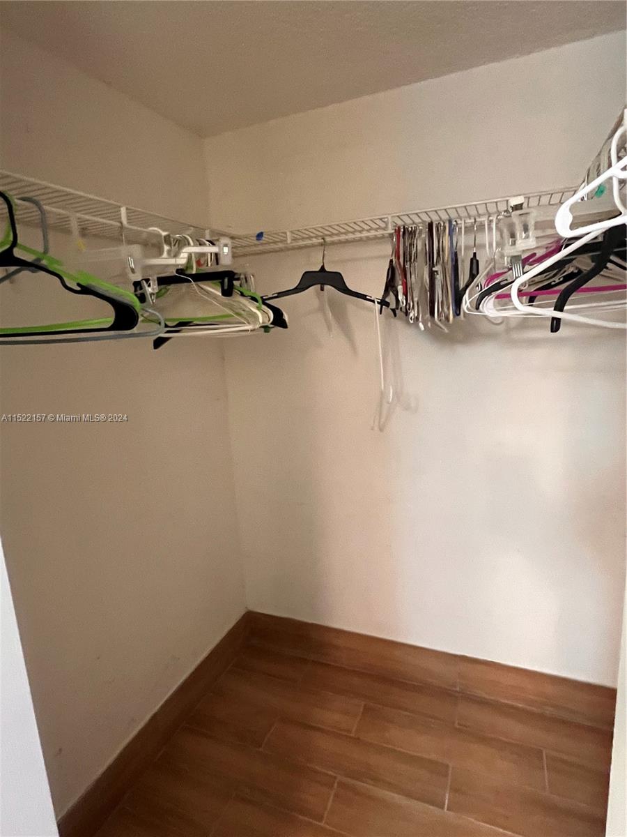 VISTA ALEGRE TOWNHOMES VI - Residential Lease