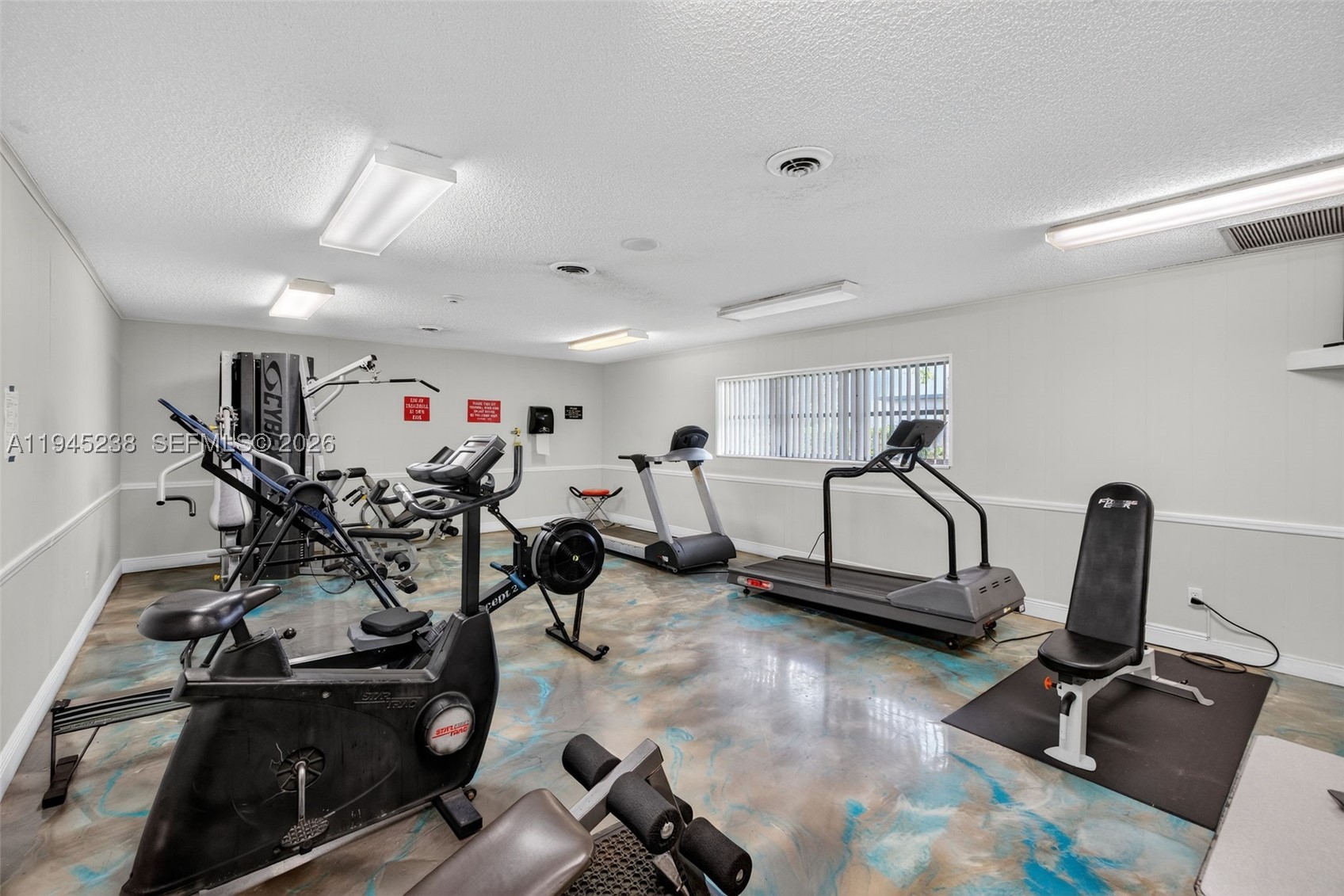 ORIOLE GOLF & TENNIS CLUB - Residential