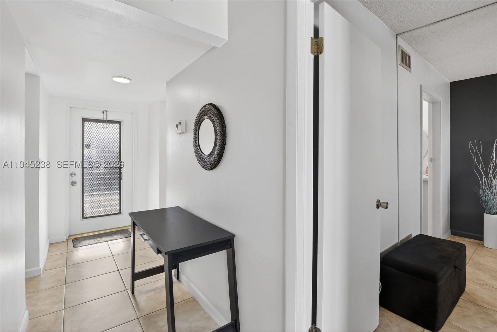 ORIOLE GOLF & TENNIS CLUB - Residential
