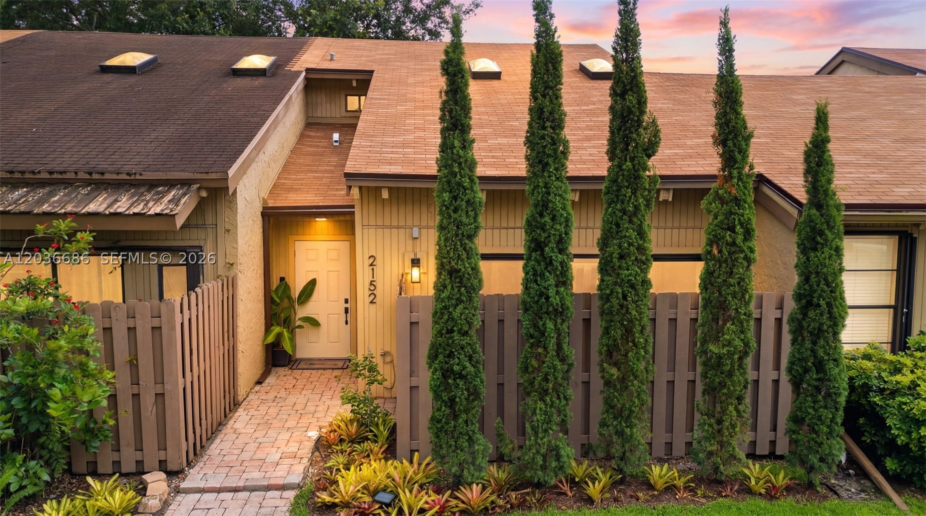 ARROWHEAD GOLF AND TENNIS - Residential