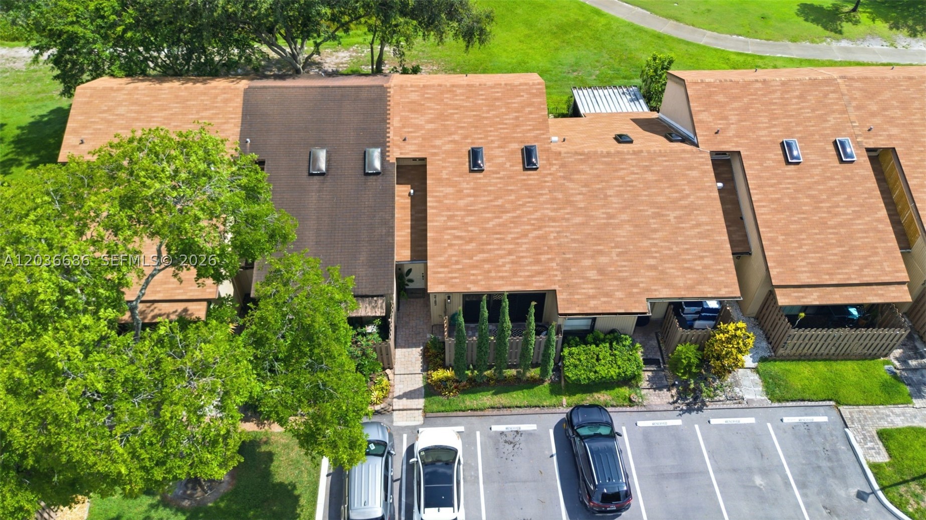 ARROWHEAD GOLF AND TENNIS - Residential