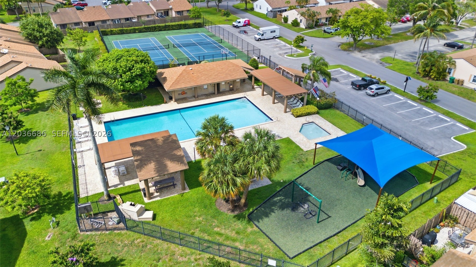 ARROWHEAD GOLF AND TENNIS - Residential