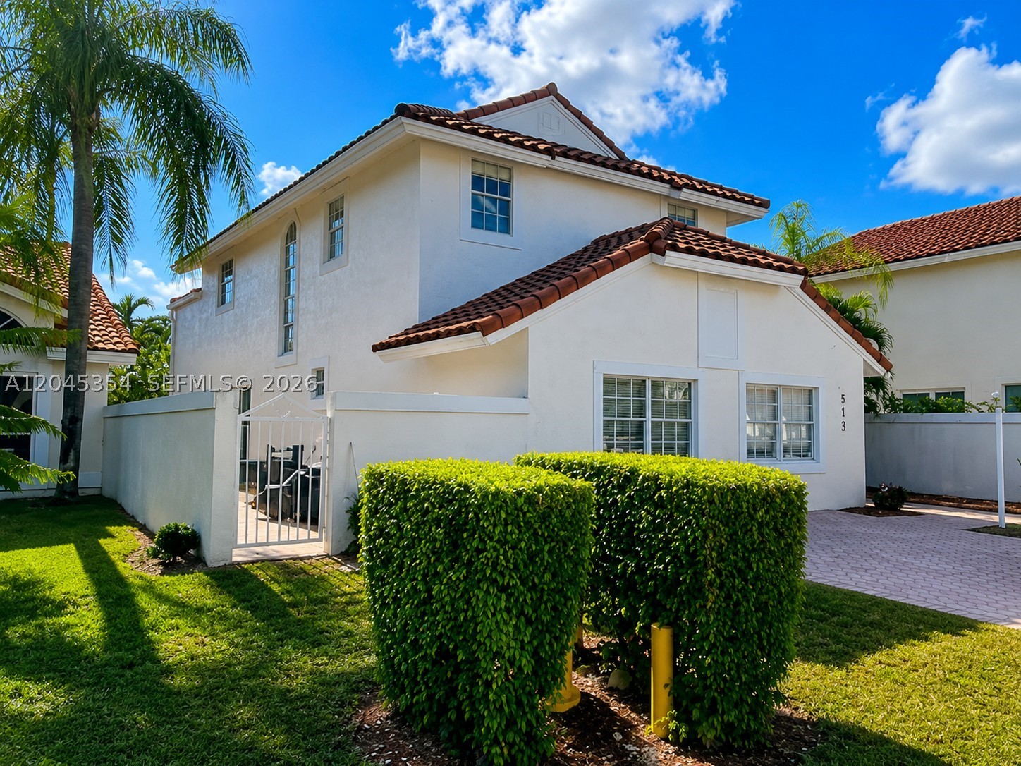 DORAL GLEN T-17816 - Residential Lease