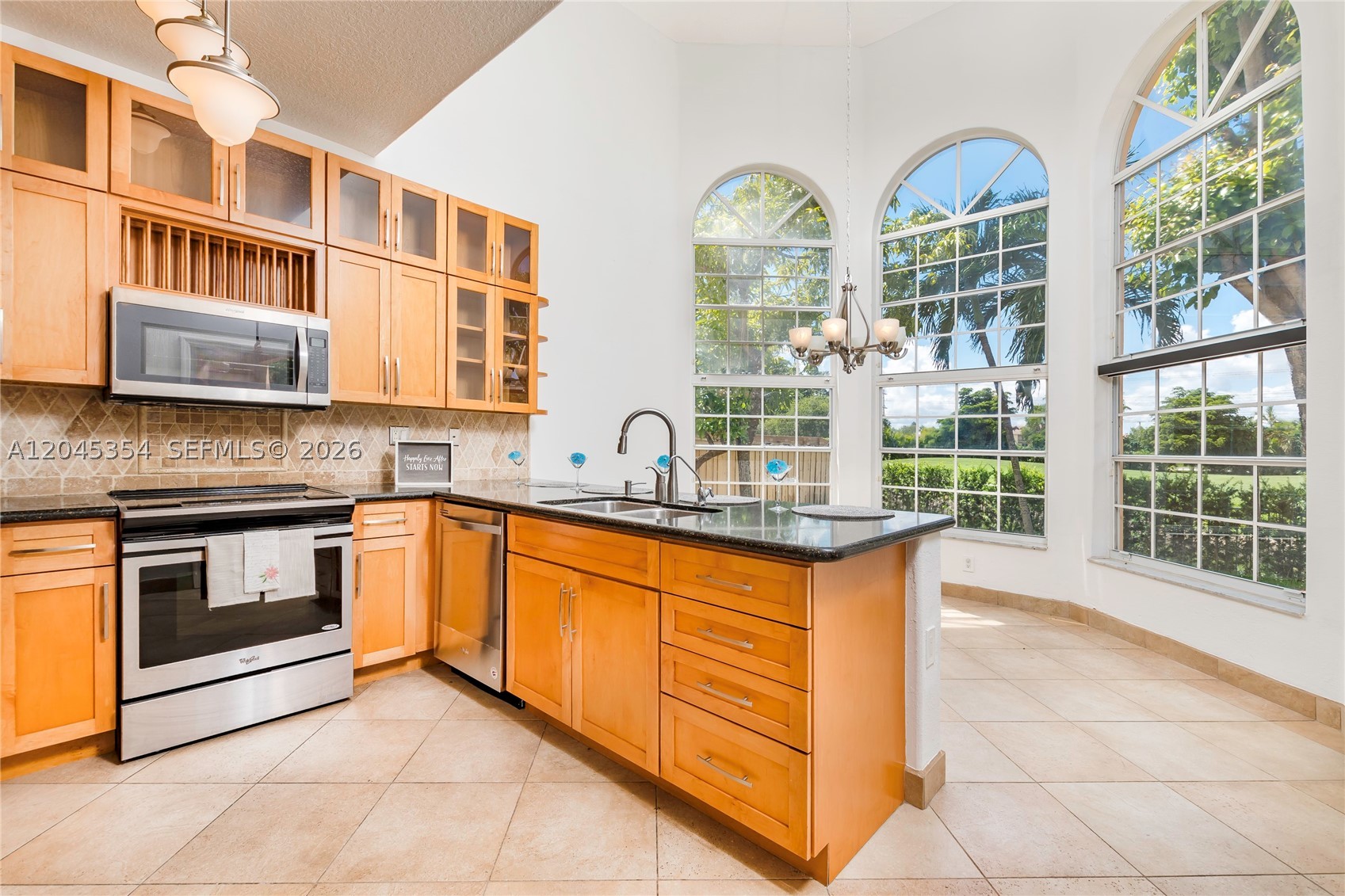 DORAL GLEN T-17816 - Residential Lease