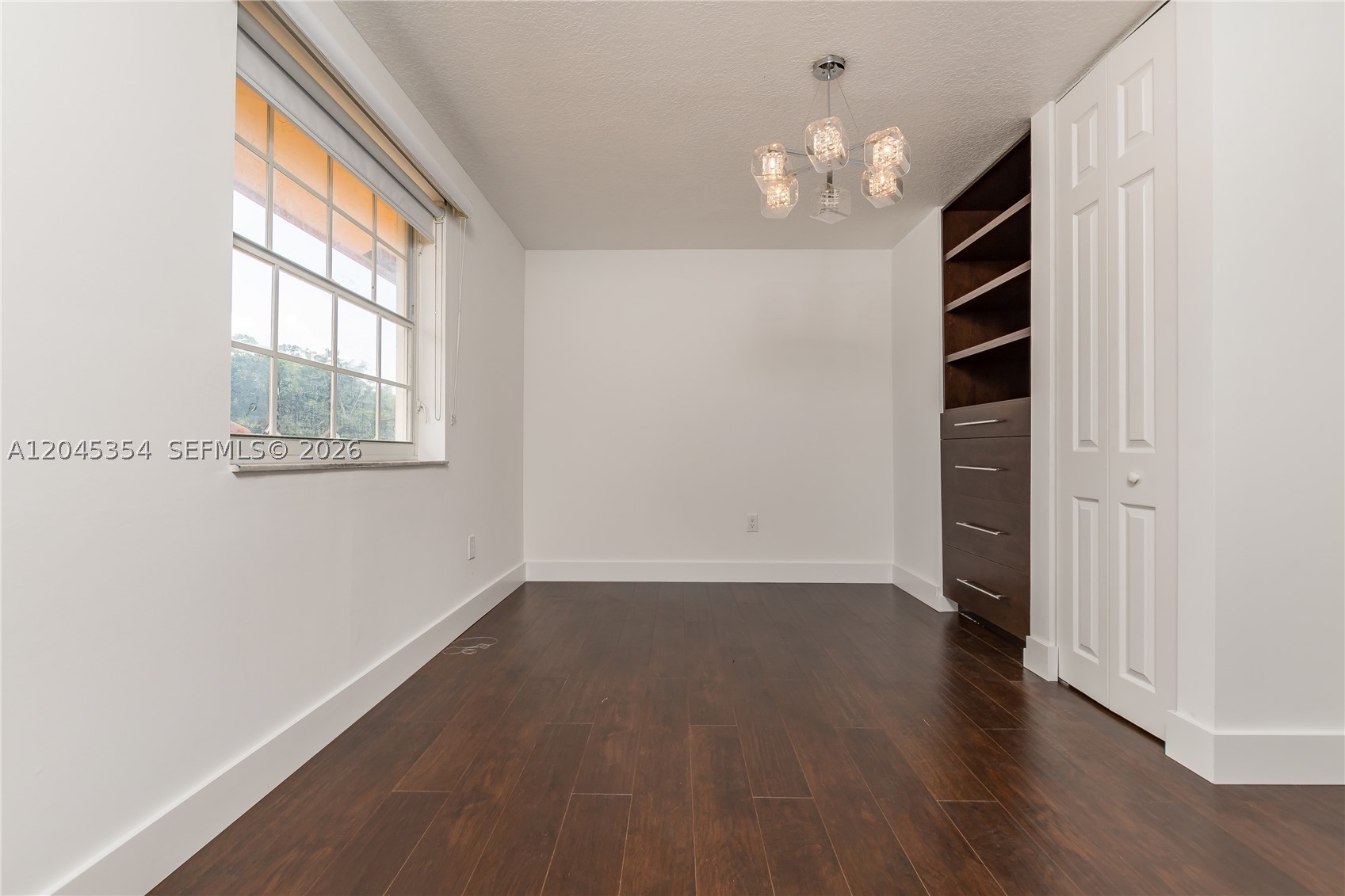 DORAL GLEN T-17816 - Residential Lease