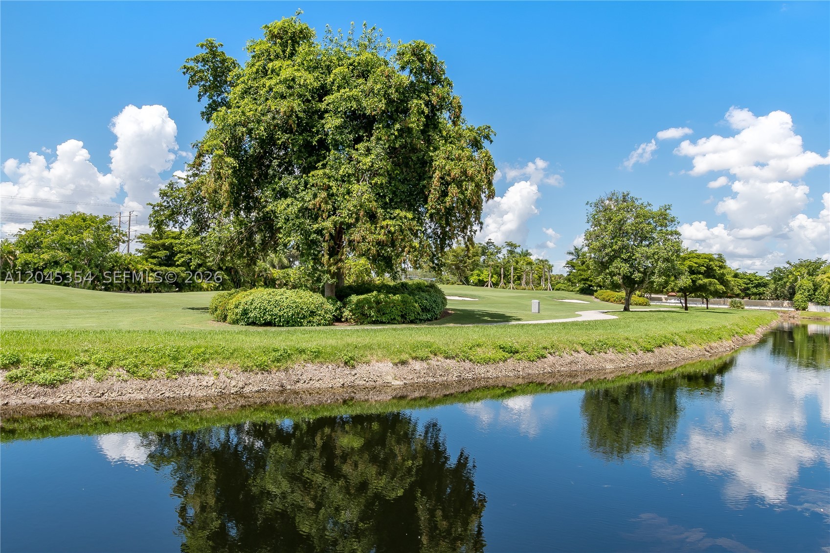 DORAL GLEN T-17816 - Residential Lease