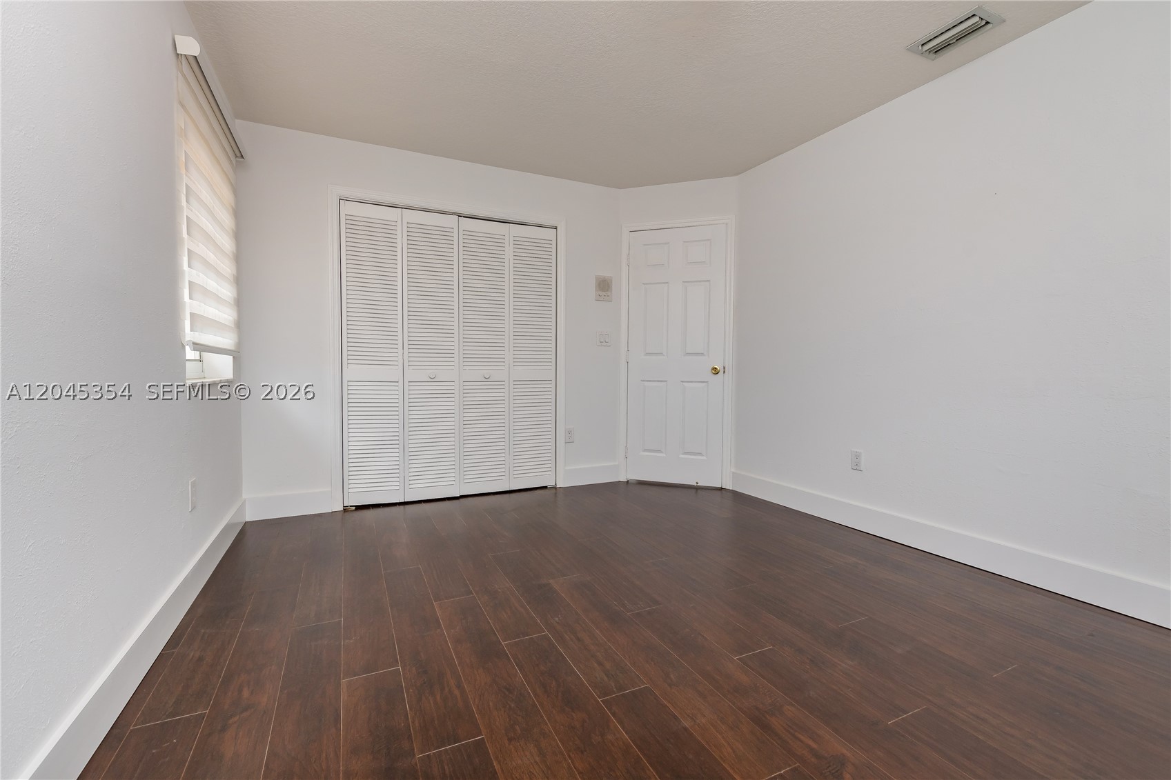 DORAL GLEN T-17816 - Residential Lease
