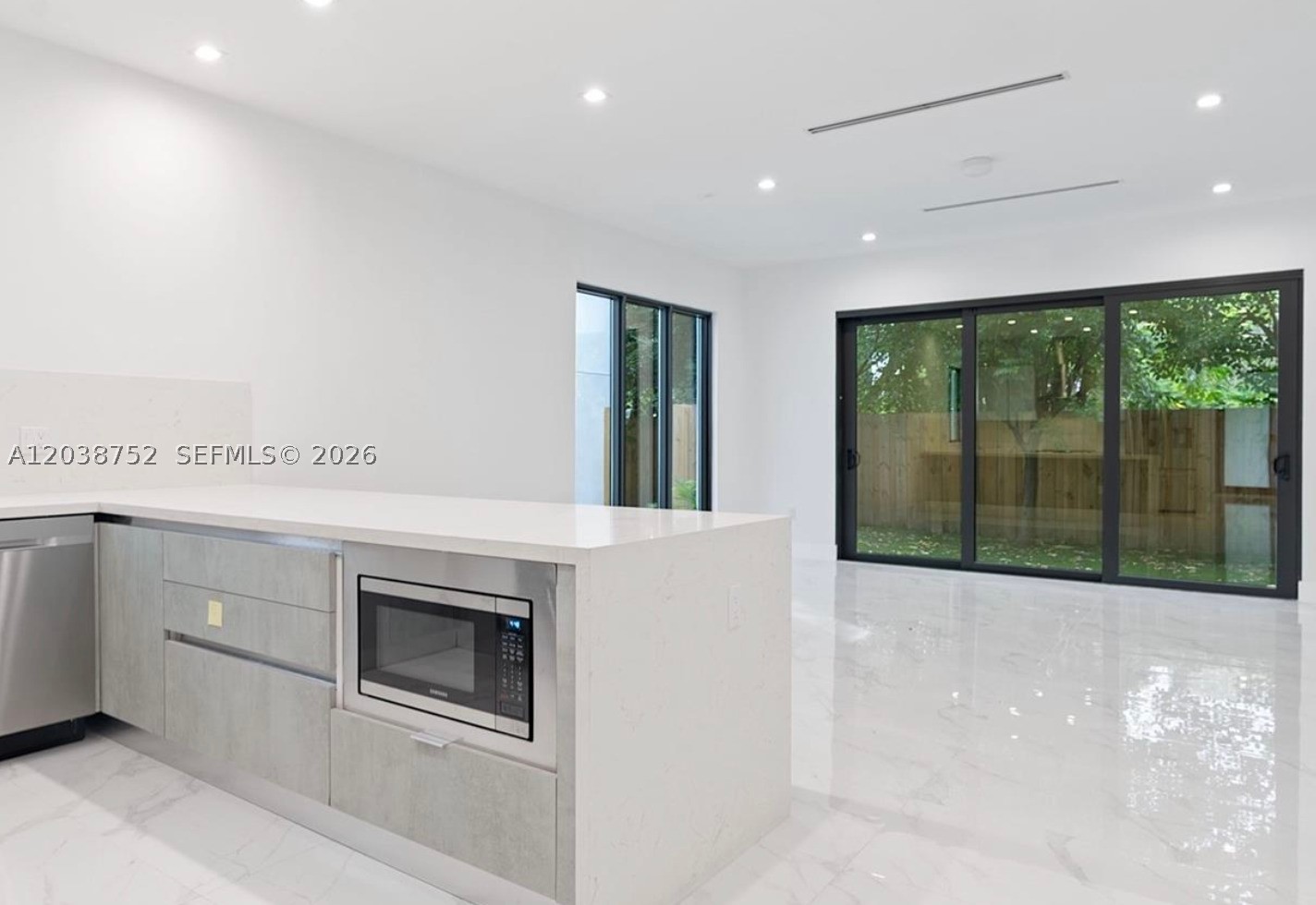 FROW HOMESTEAD - Residential Lease