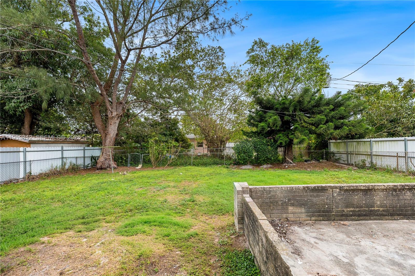 TAYLOR MANOR - Residential