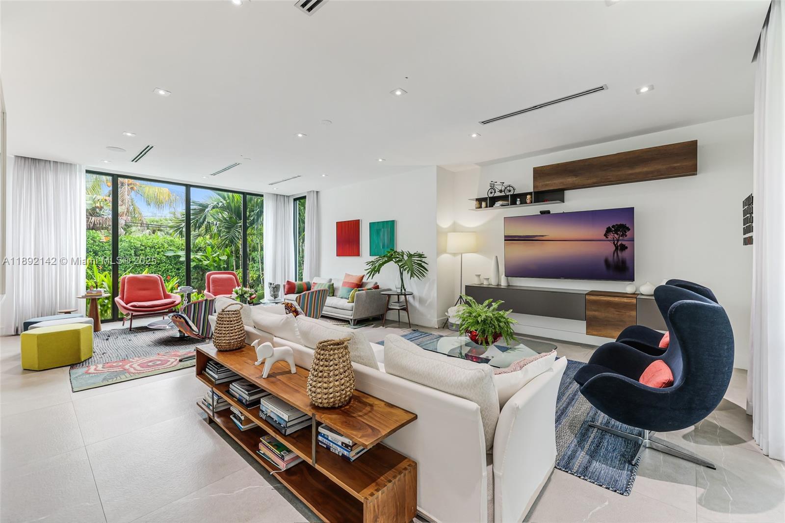 TROPICAL ISLE HOMES SUB 1 - Residential