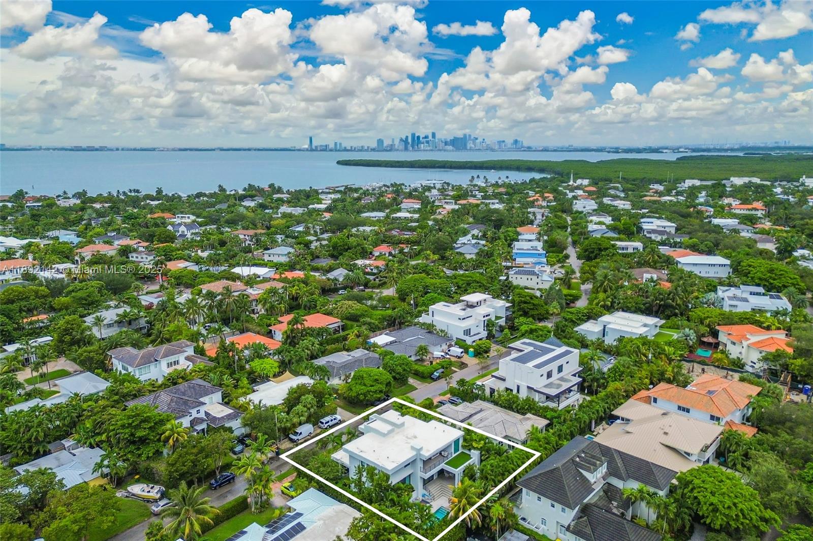 TROPICAL ISLE HOMES SUB 1 - Residential