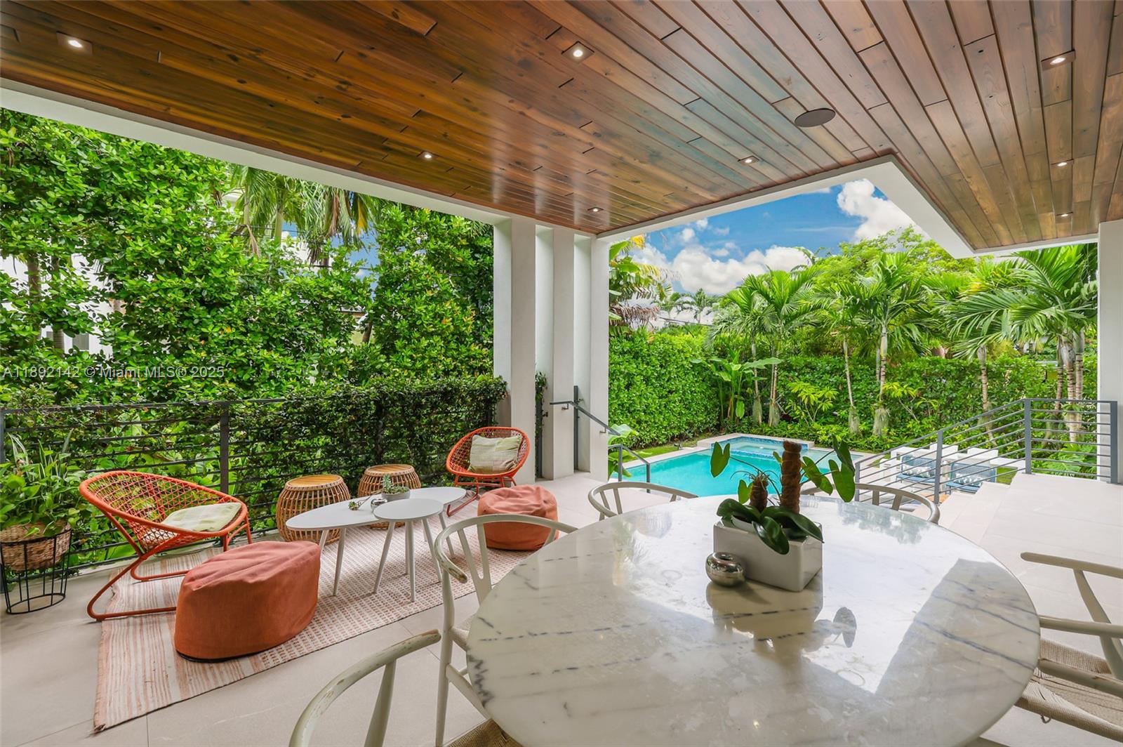 TROPICAL ISLE HOMES SUB 1 - Residential