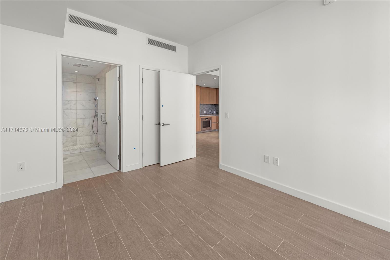 AQUARIUM SITE AMD - Residential