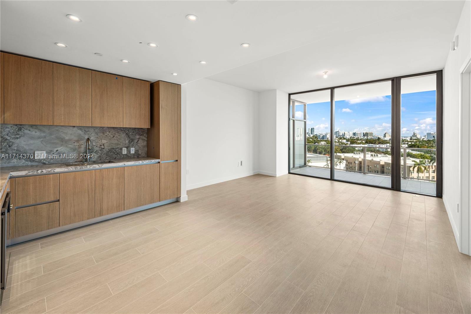 AQUARIUM SITE AMD - Residential