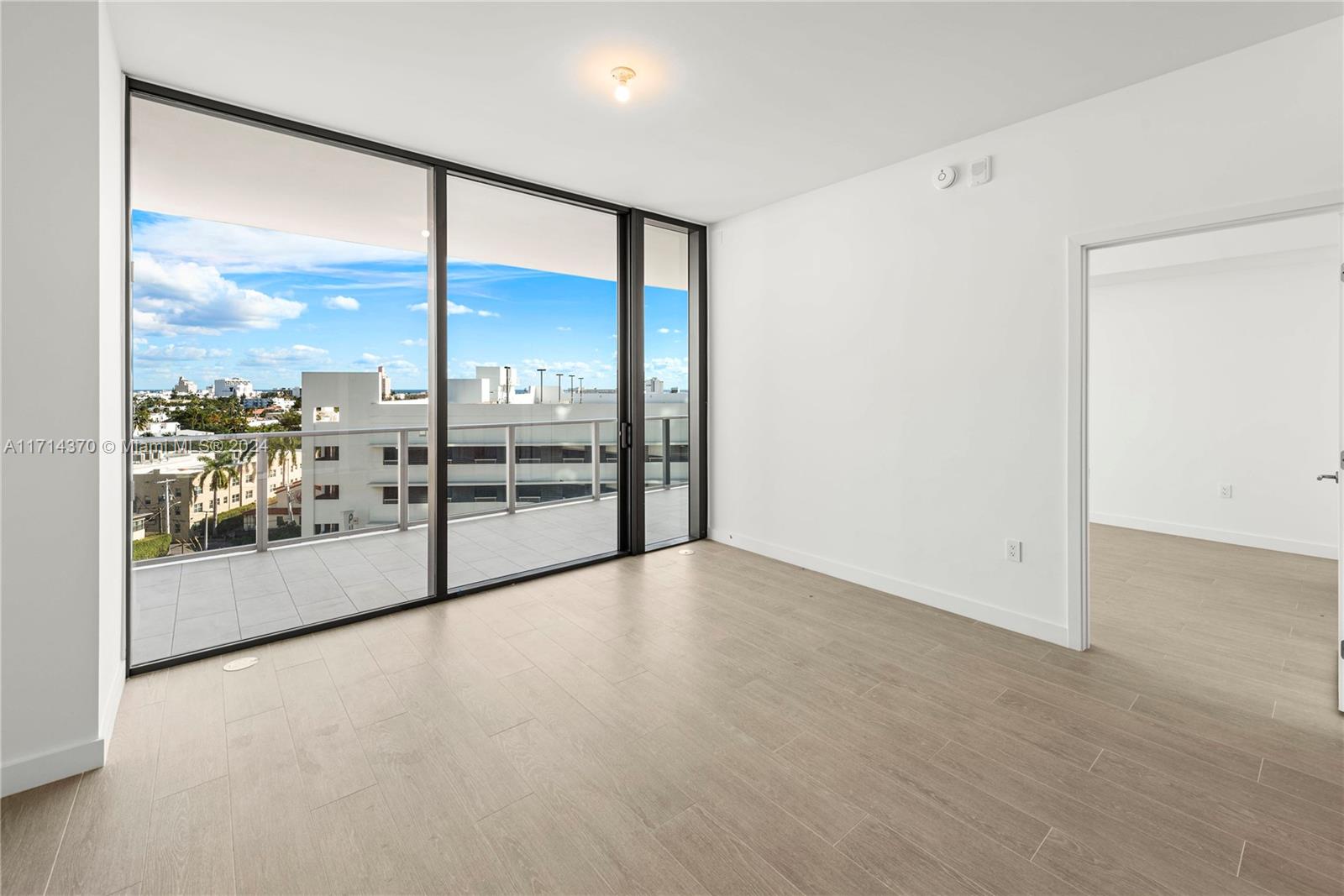 AQUARIUM SITE AMD - Residential