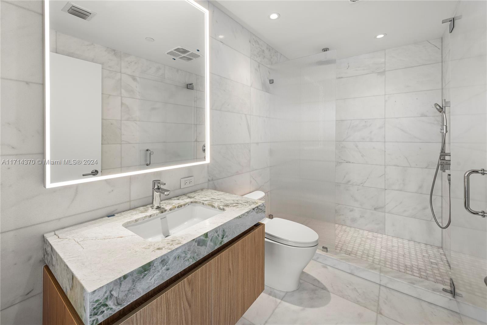 AQUARIUM SITE AMD - Residential