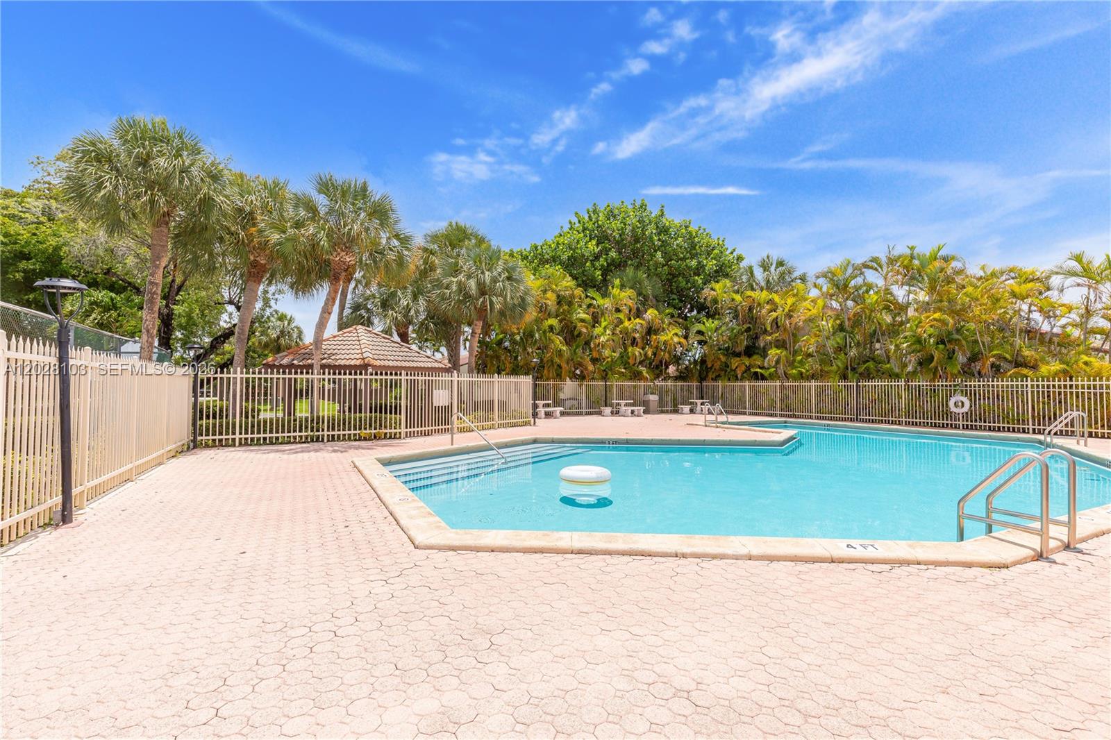 KENDALL WALK - Residential