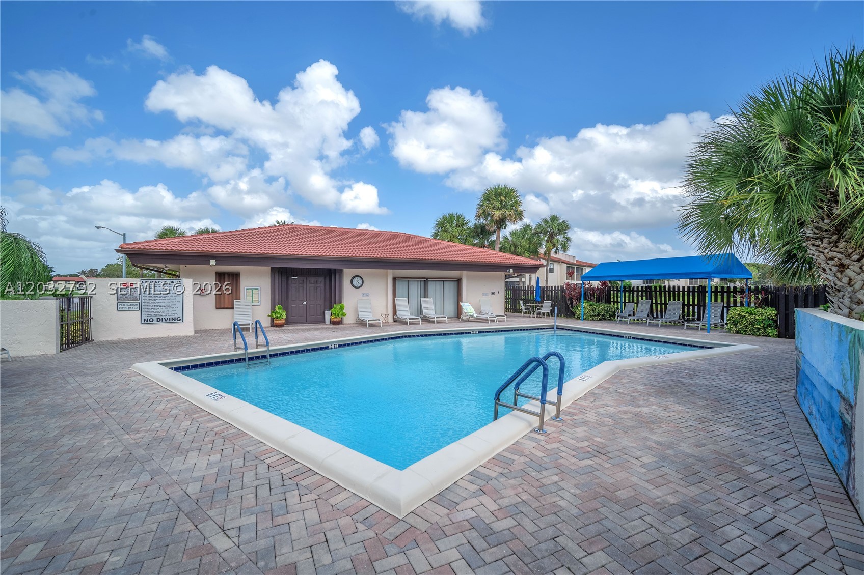 GREENS OF BOCA LAGO CONDO - Residential