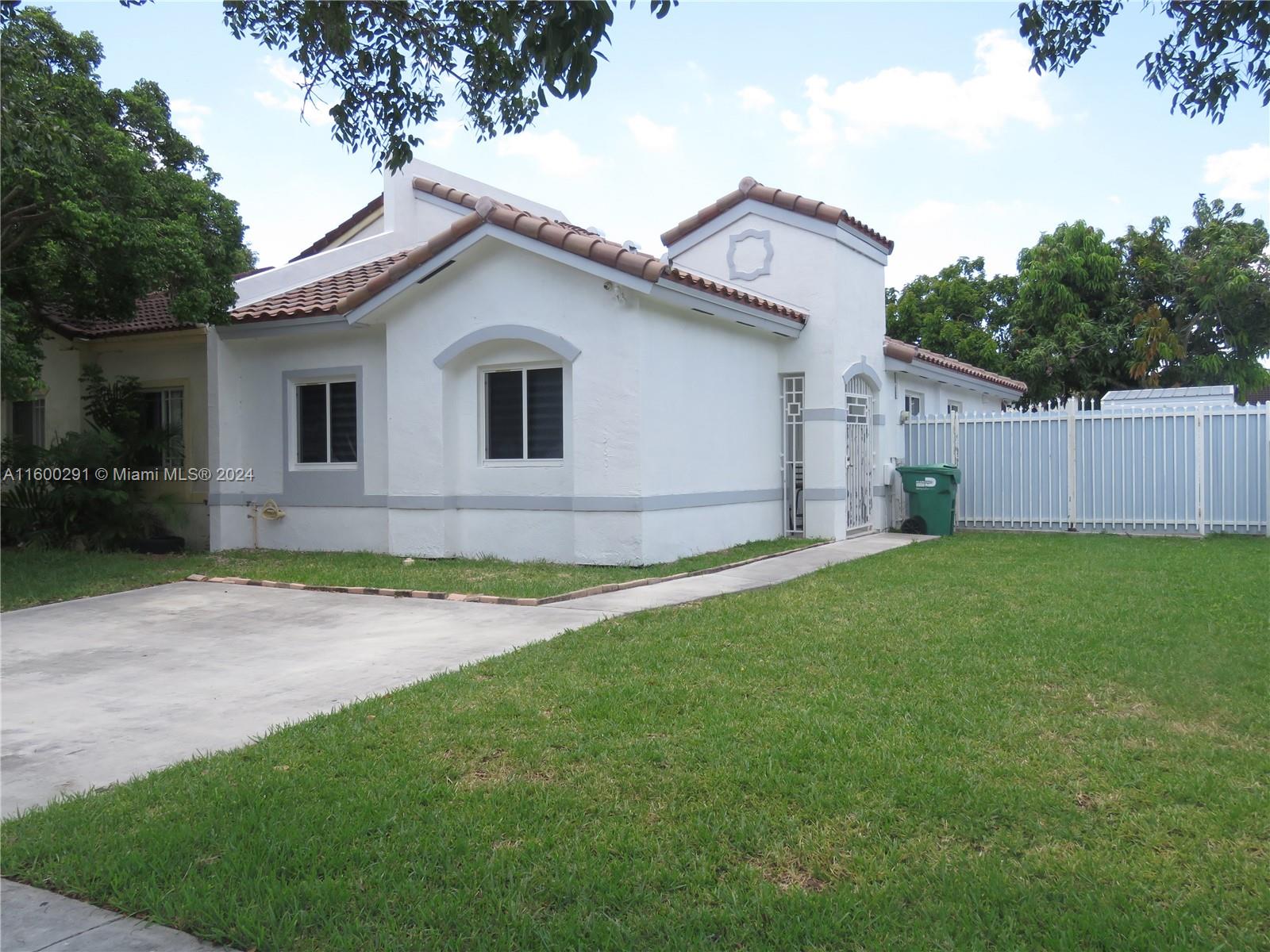 NARANJA GARDENS - Residential