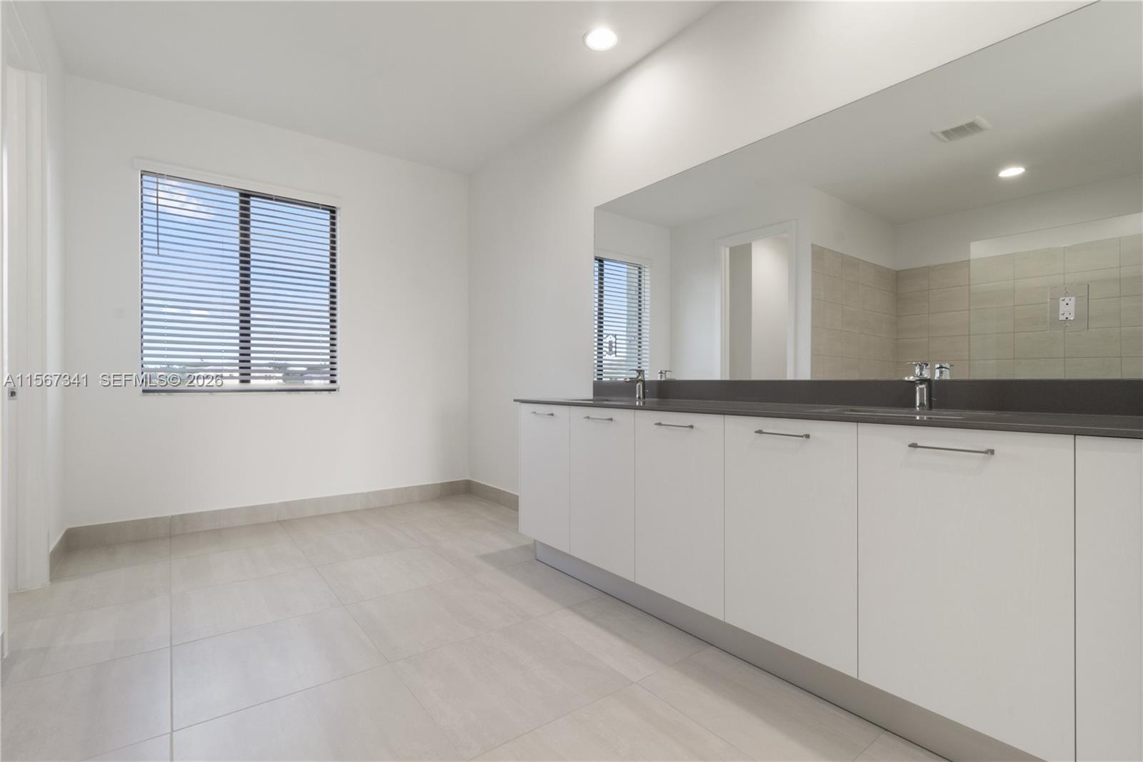 BRISTOL RESERVE - Residential
