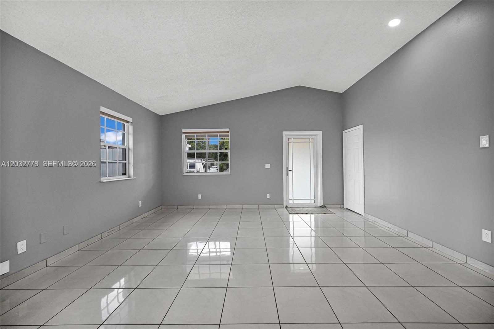 HIALEAH 14TH ADDN - Residential