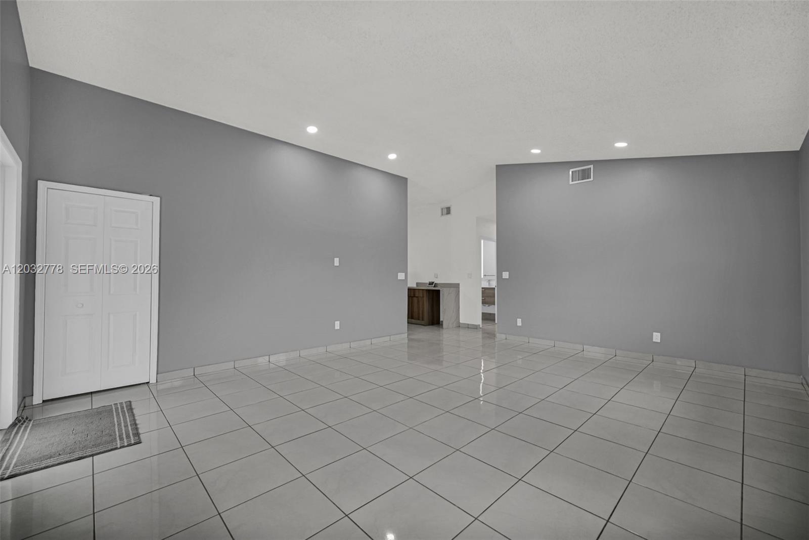 HIALEAH 14TH ADDN - Residential