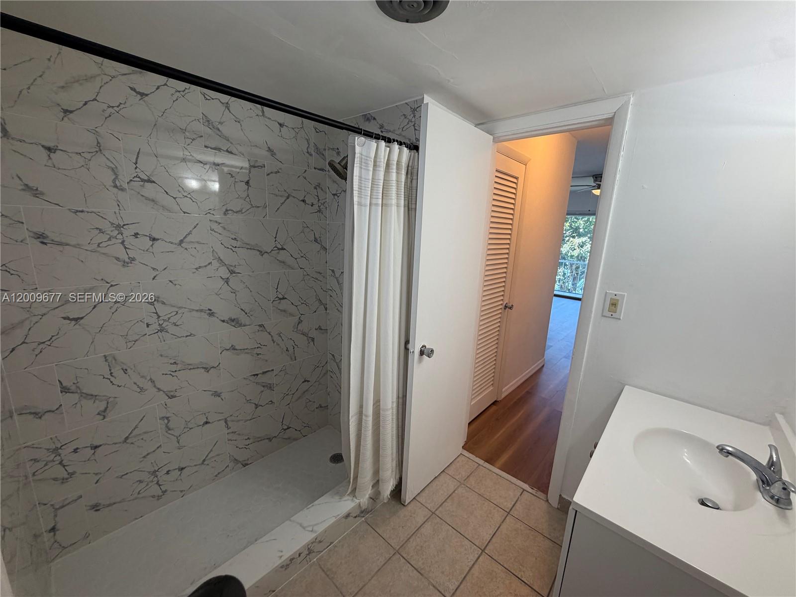 THIRD HORIZONS CONDO - Residential
