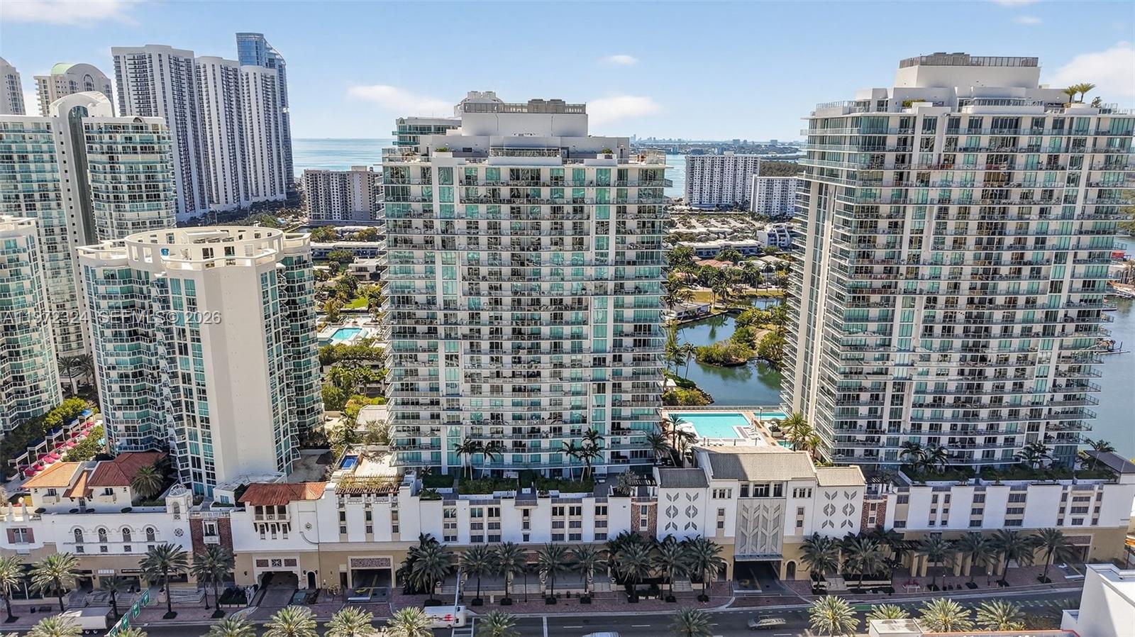 PARQUE TOWERS CONDO - Residential