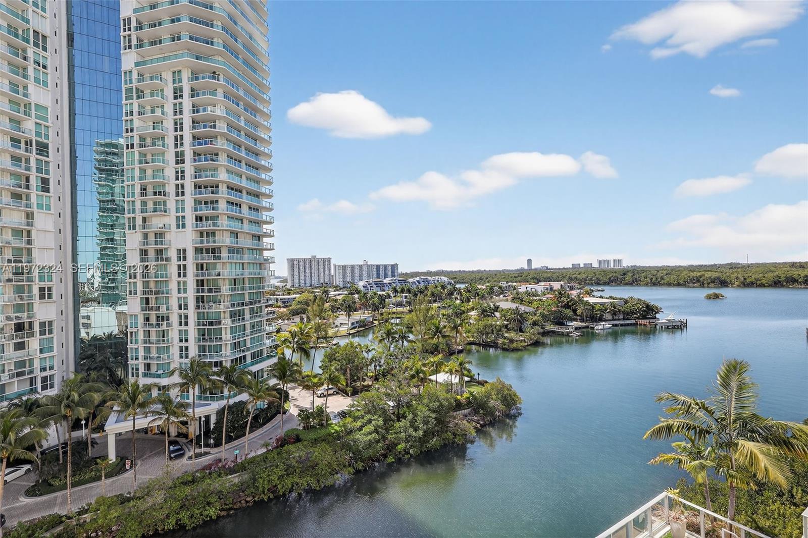 PARQUE TOWERS CONDO - Residential