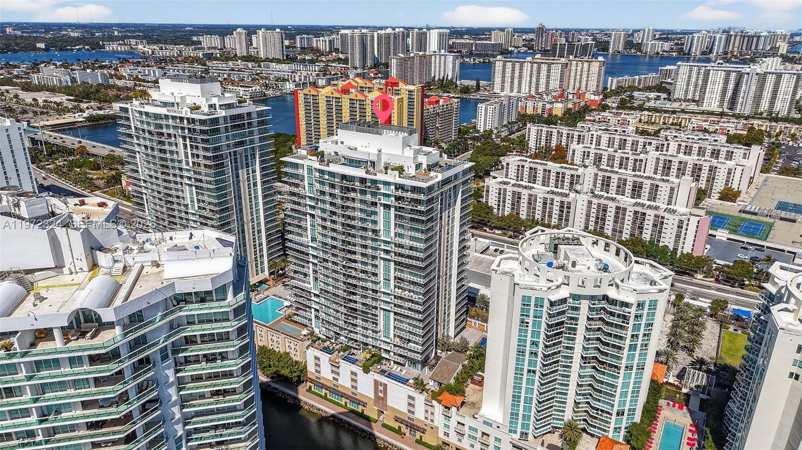 PARQUE TOWERS CONDO - Residential