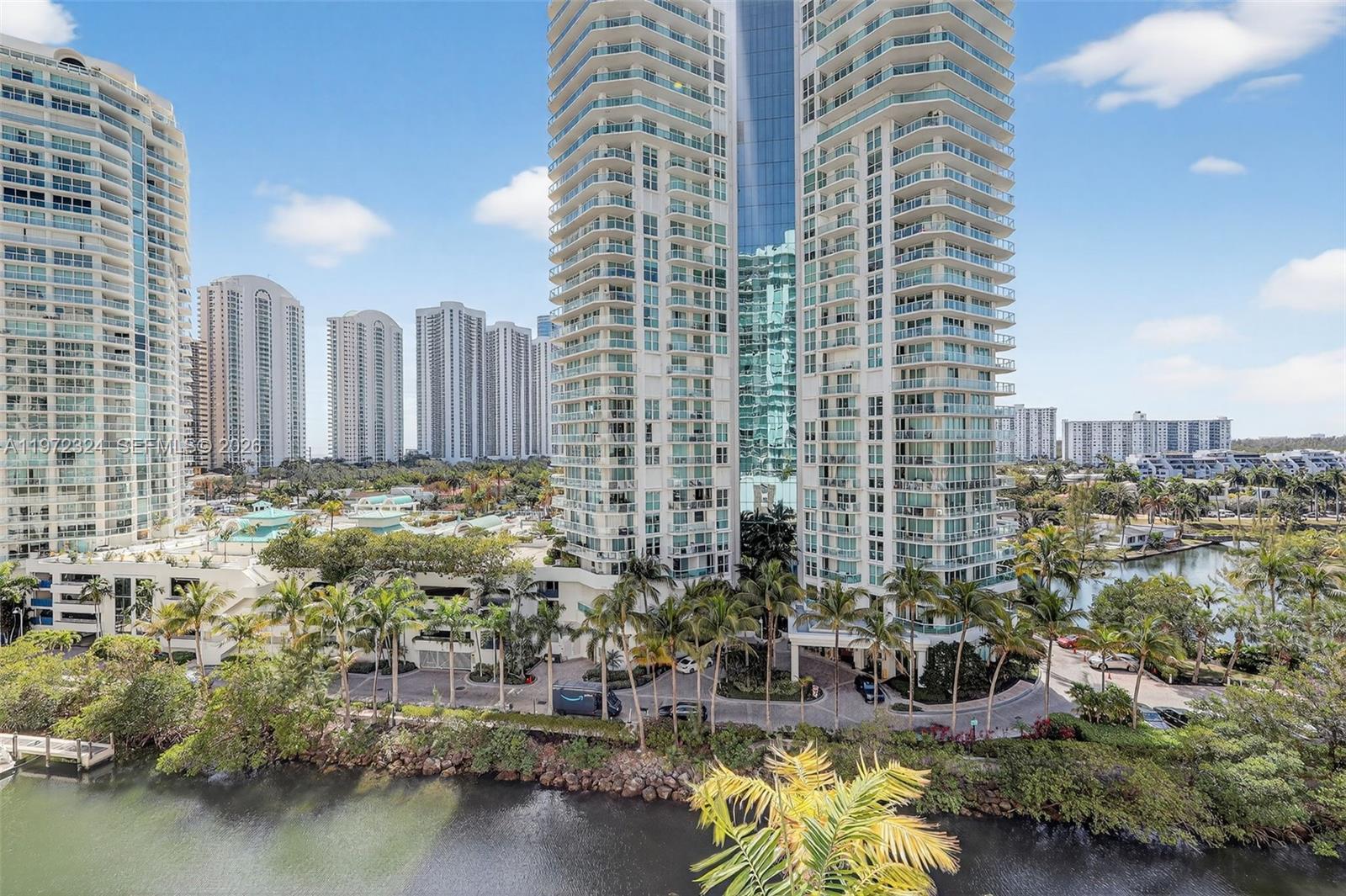 PARQUE TOWERS CONDO - Residential