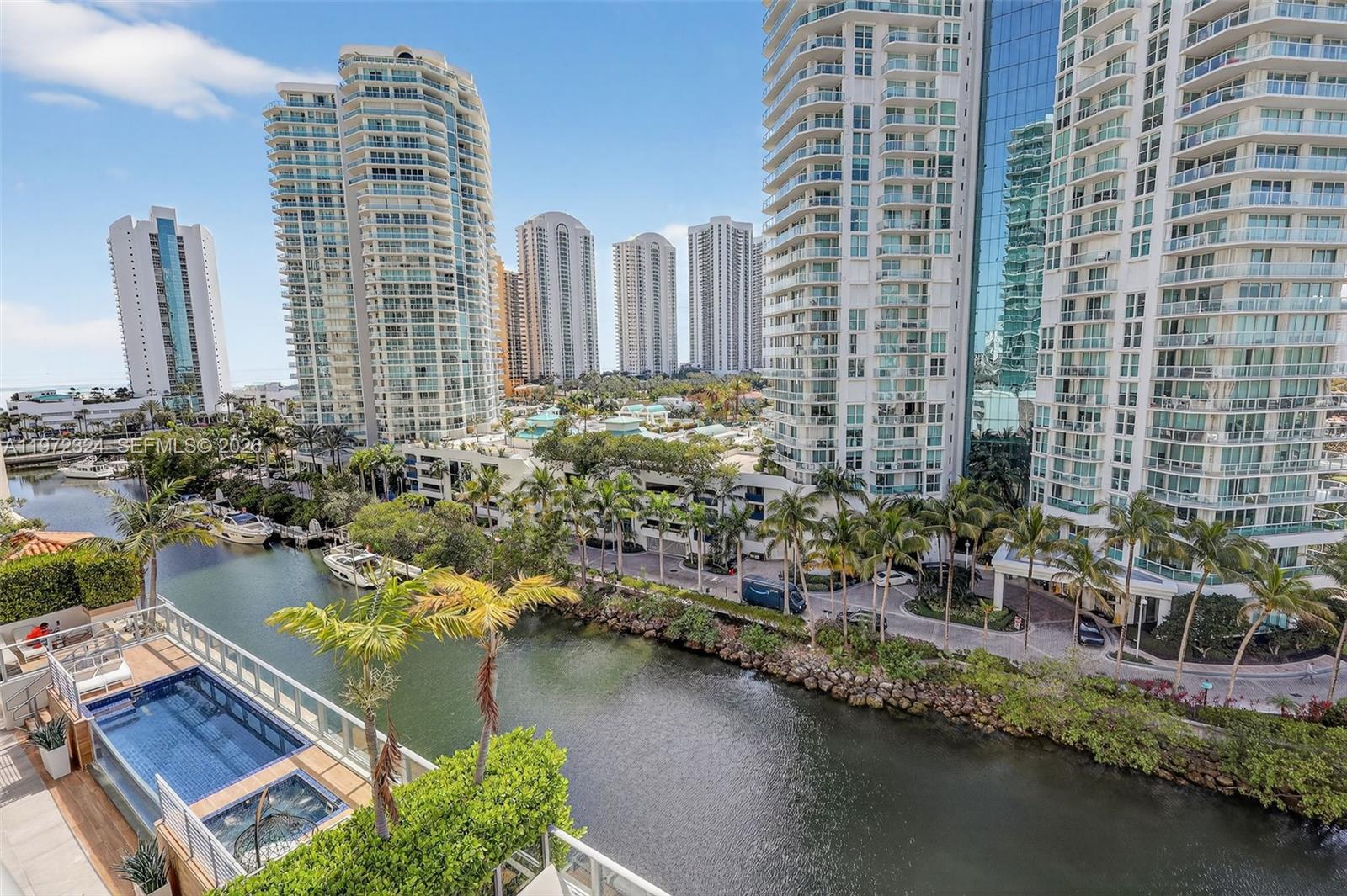 PARQUE TOWERS CONDO - Residential