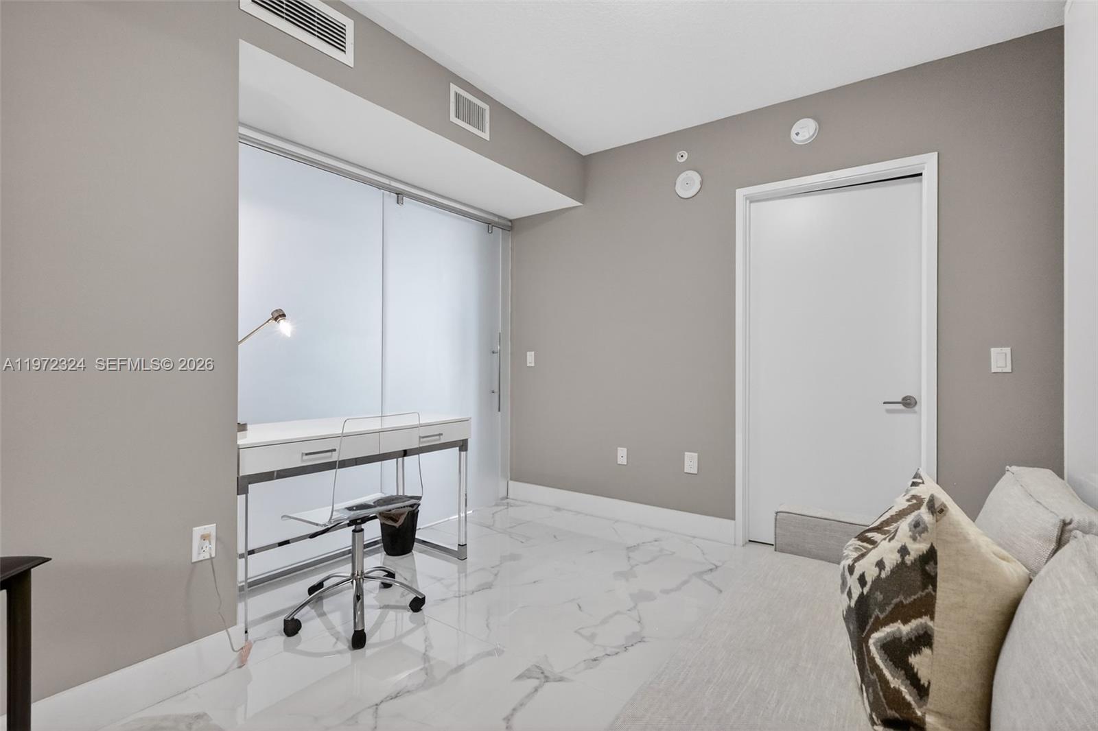 PARQUE TOWERS CONDO - Residential
