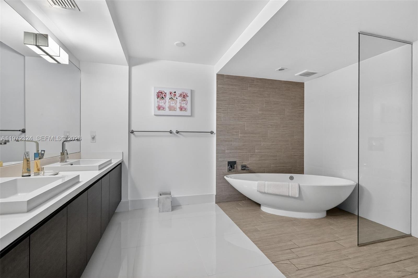 PARQUE TOWERS CONDO - Residential