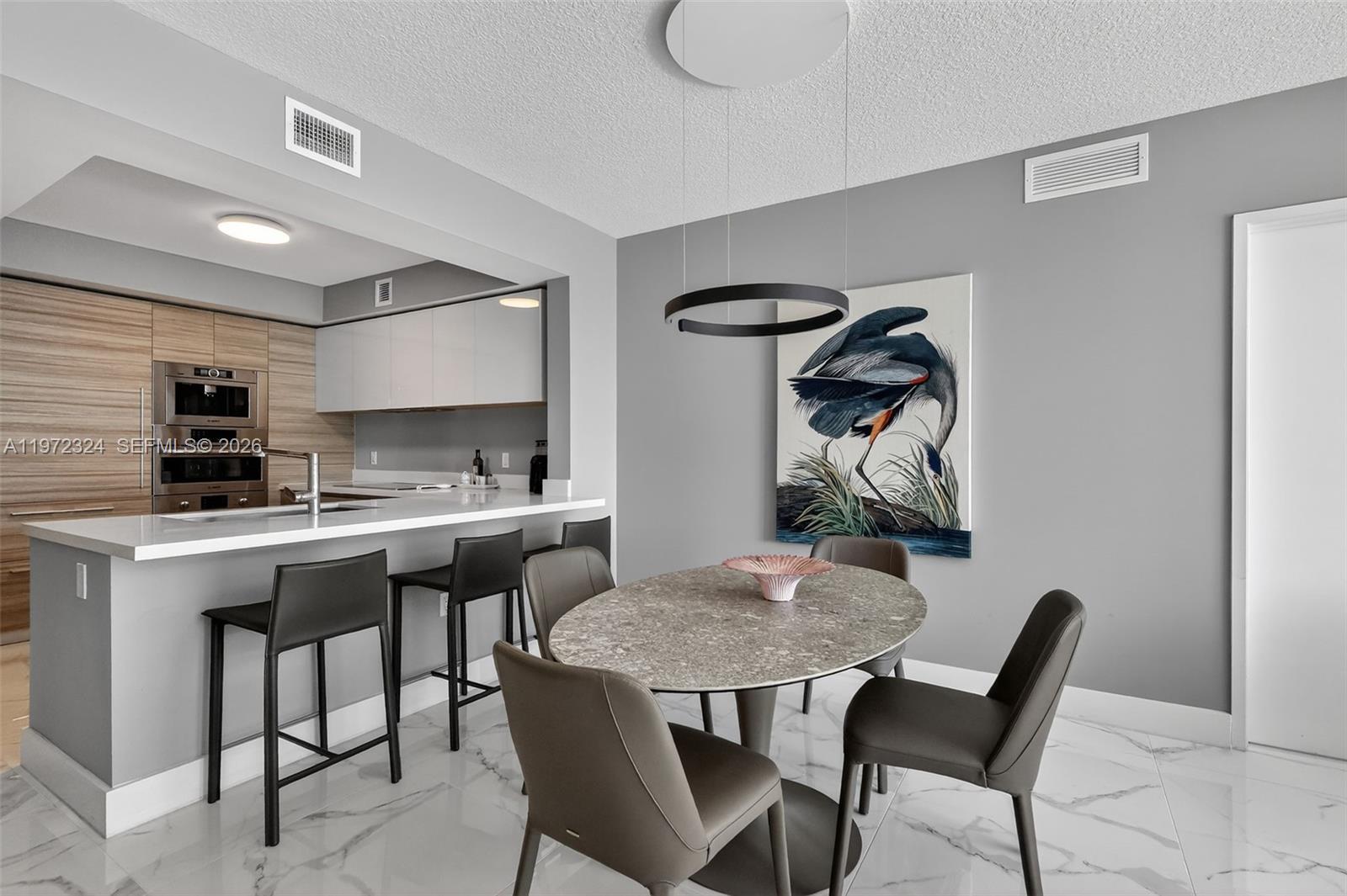 PARQUE TOWERS CONDO - Residential