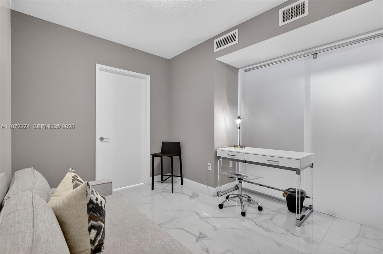 PARQUE TOWERS CONDO - Residential