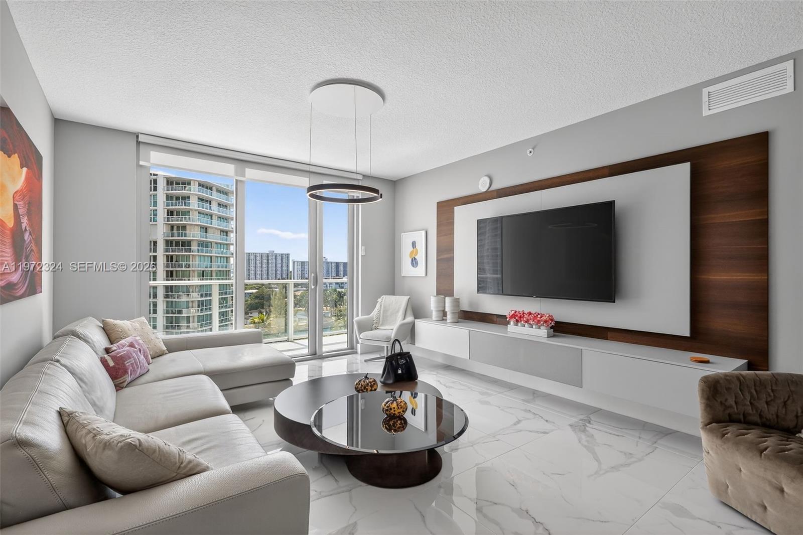PARQUE TOWERS CONDO - Residential